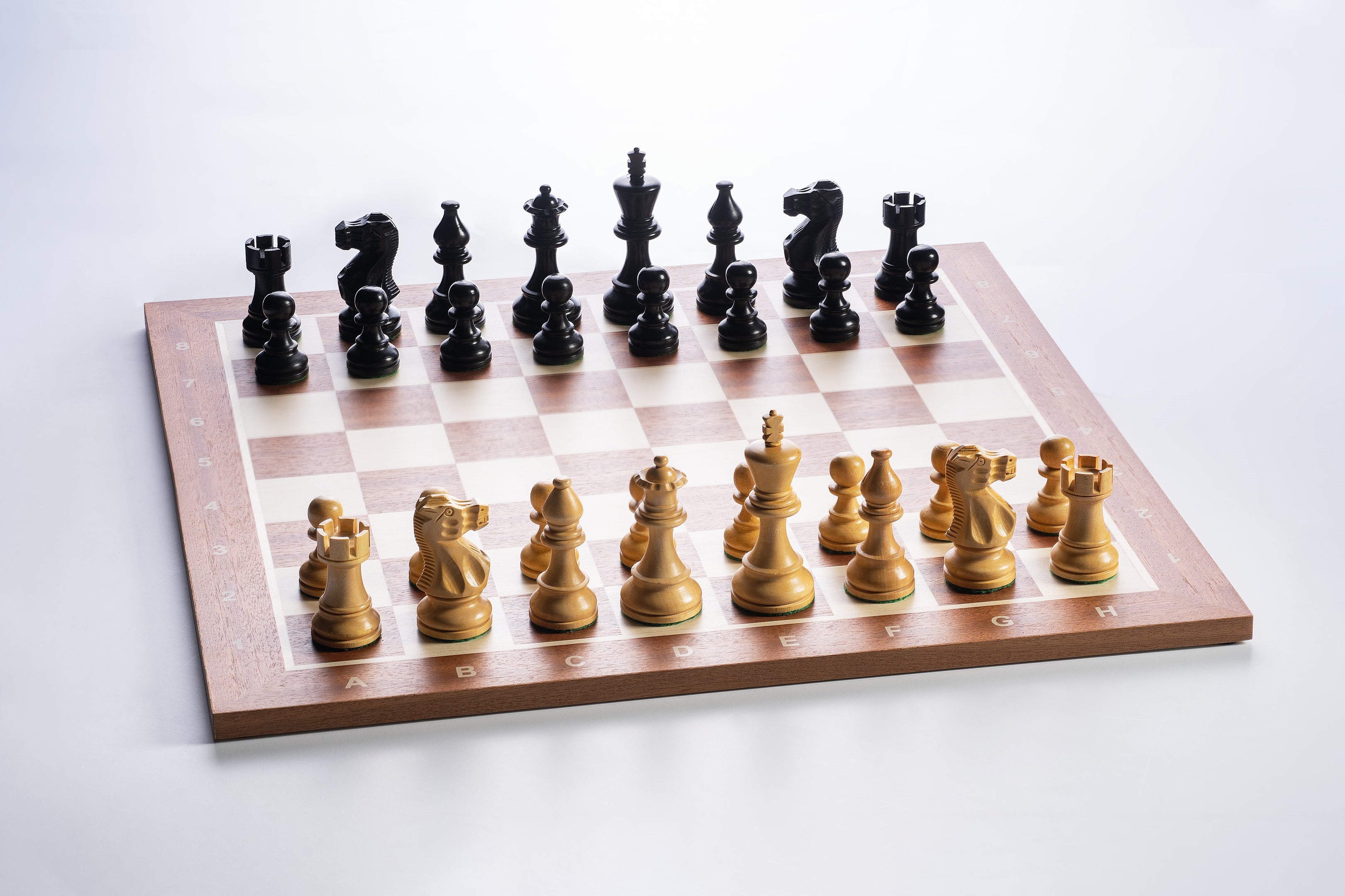 Schachbrett Nr.5,Maße 480x480x14mm,mit beschreibung,mahagoni farbe,intarsien,feld 50mm - 193610647c102068fa30ddf2bab8ef5f