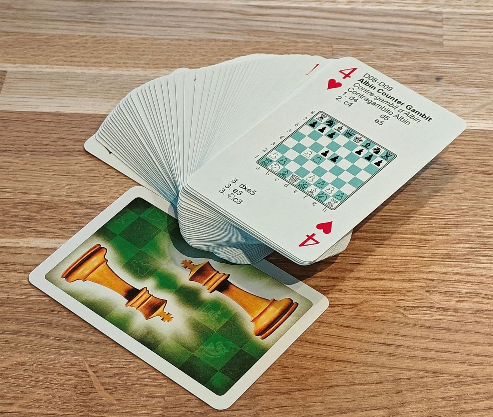 Chess playing cards - find out the most popular debuts! - Chess playing cards - find out the most popular debuts!