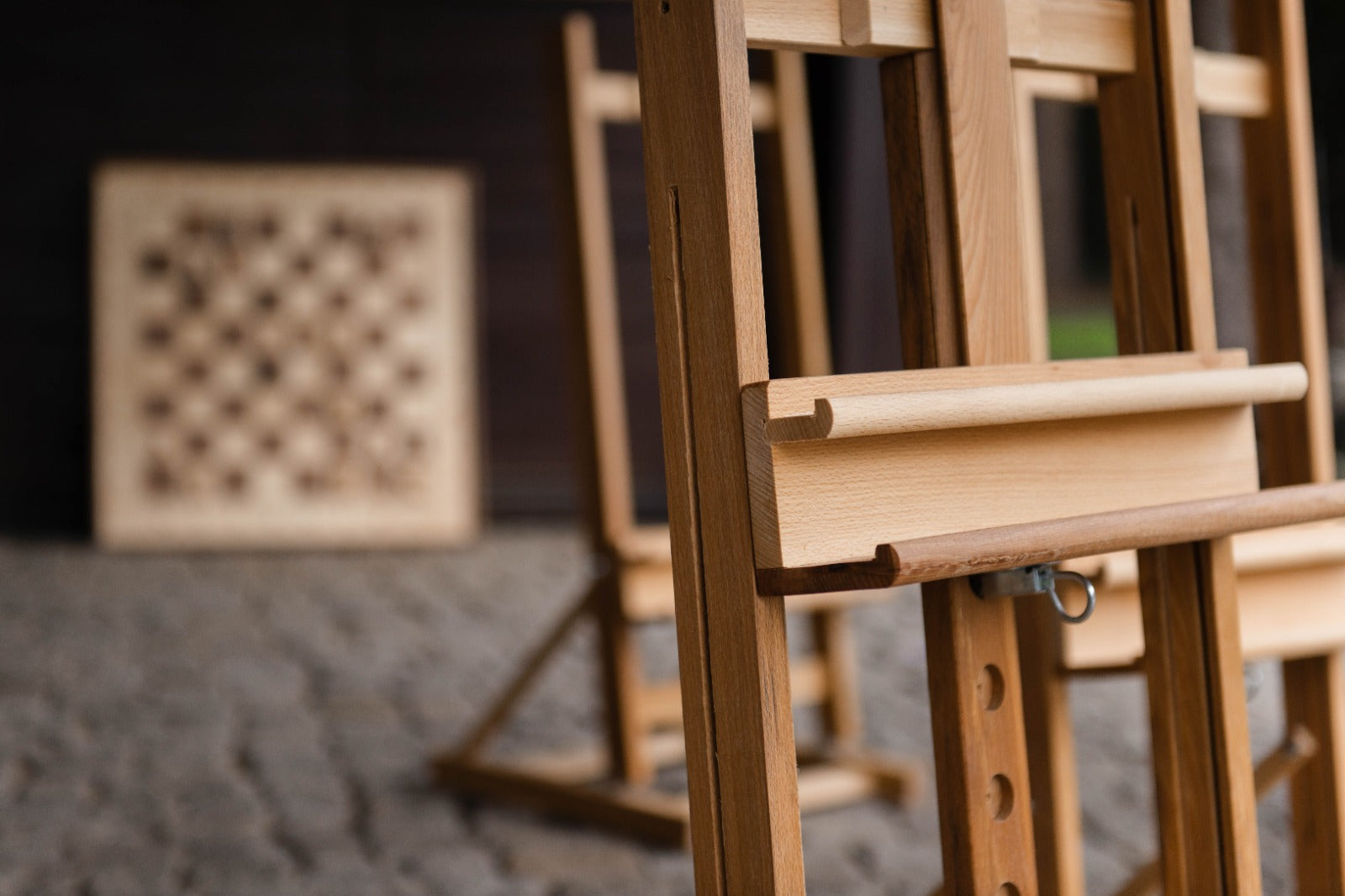 Marco / caballete de madera para un elegante tablero de ajedrez de demostración - Marco / caballete de madera para un elegante tablero de ajedrez de demostración