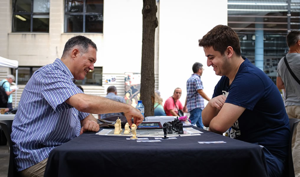 "Dragon" - Schacherweiterung - Satz mit zwei Figuren - c2a231976fe9f23b4dbea5275c55e018