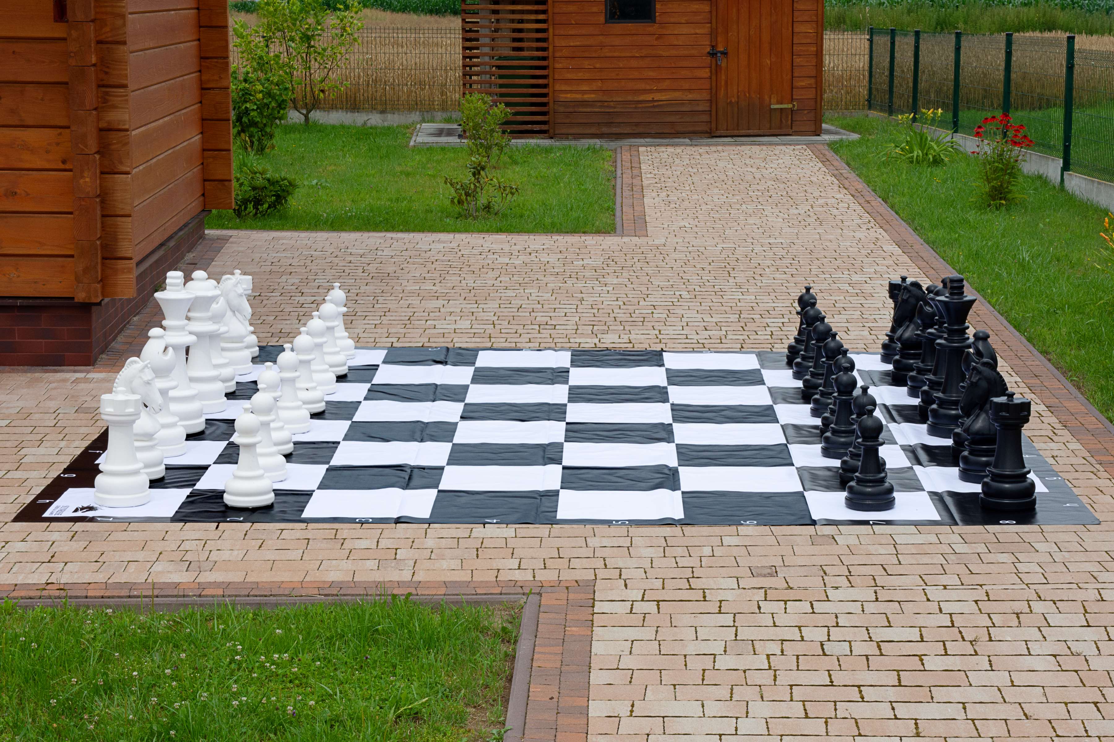 Kunststoff-Figuren für Freiluft-/Gartenschach (Königshöhe 74 cm) - Kunststoff-Figuren für Freiluft-/Gartenschach (Königshöhe 74 cm)