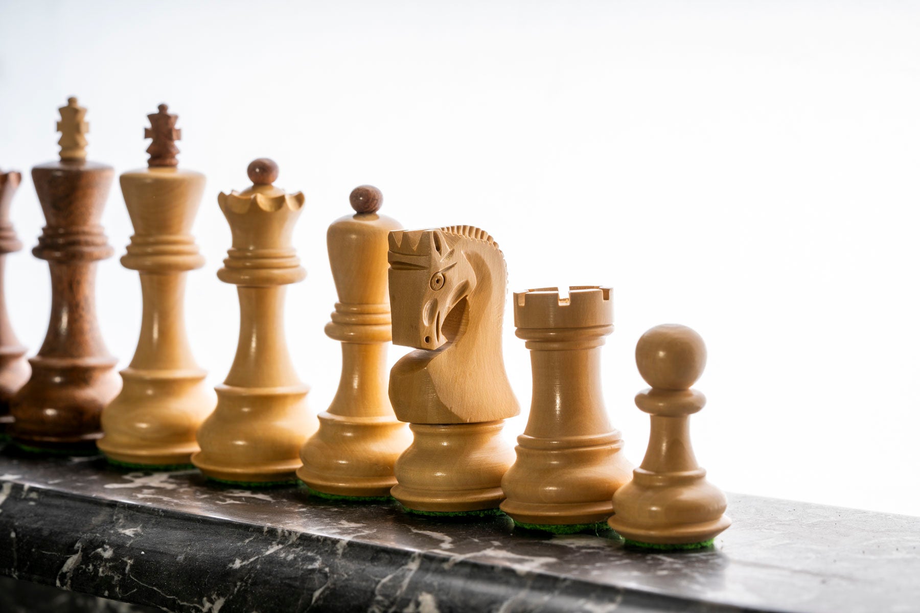 Zagreb Schachfiguren indische Akazie/Sanddorn 3,75 Zoll geschnitzte Holzfiguren - 9baa7b38bbe6a5582600ee4cf3a9fa98