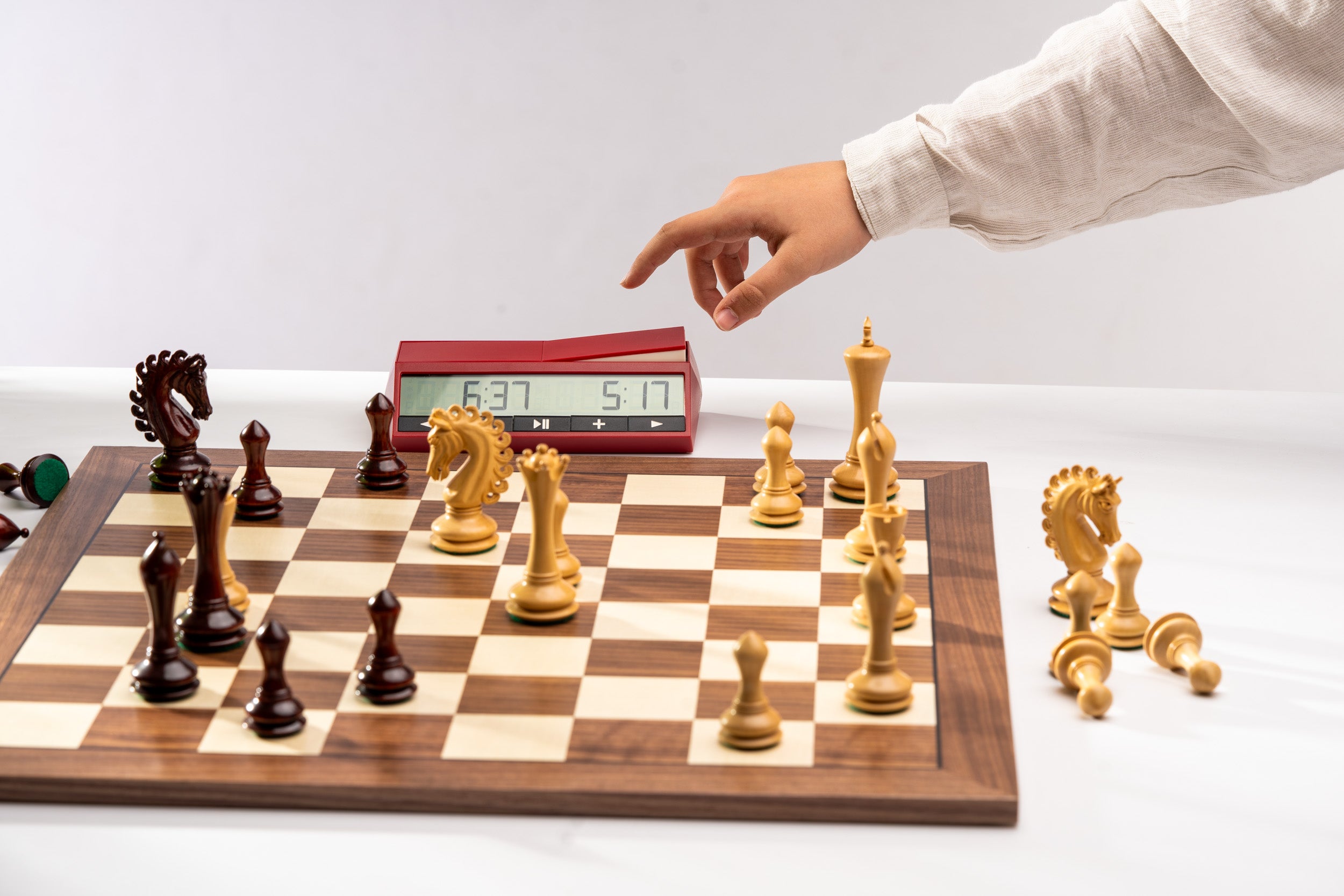  - Empire Paduk 4,25 Zoll Schachfiguren