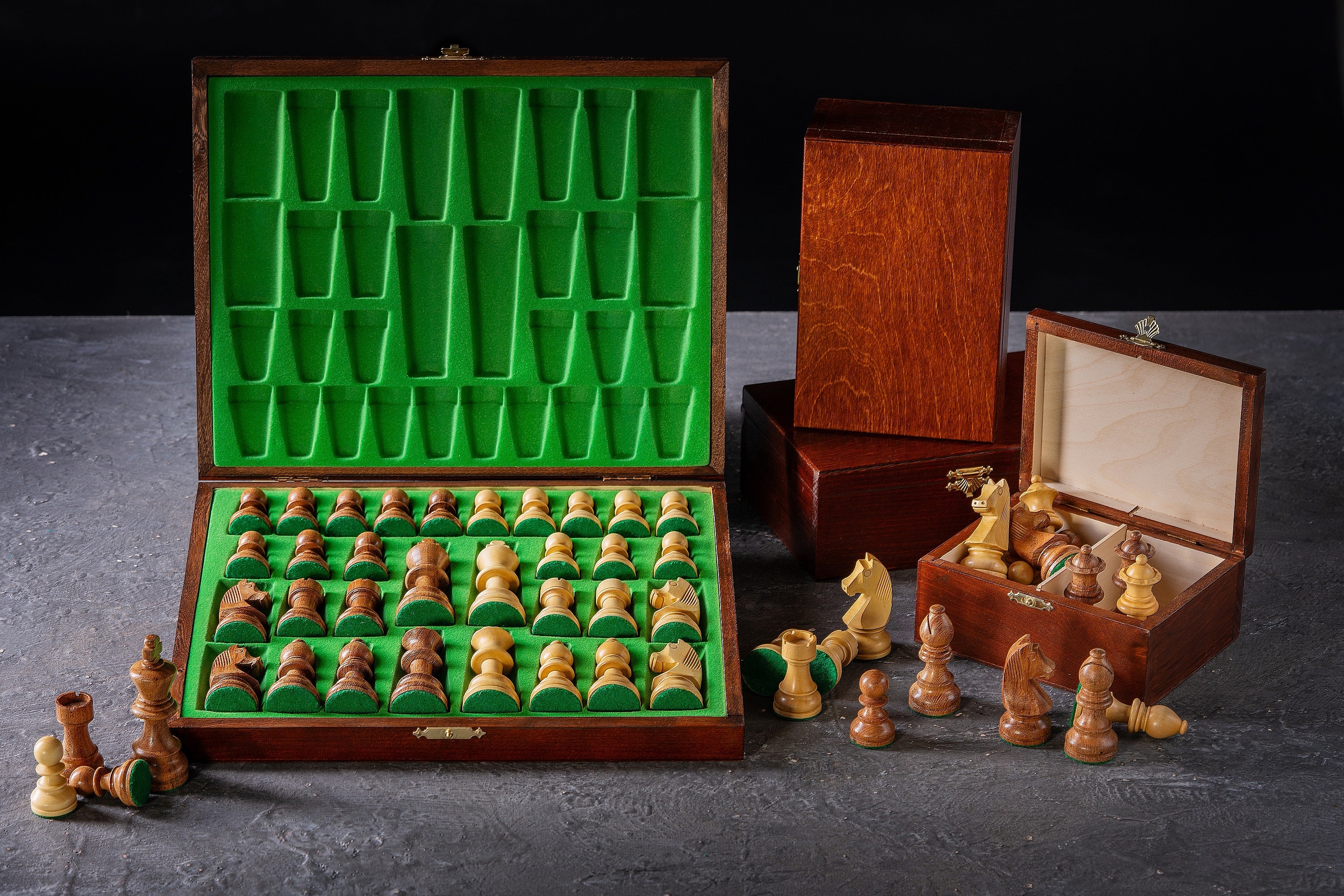 German Staunton Acacia/Boxwood chess pieces 3,5'' double queen - German Staunton Acacia/Boxwood chess pieces 3,5'' double queen