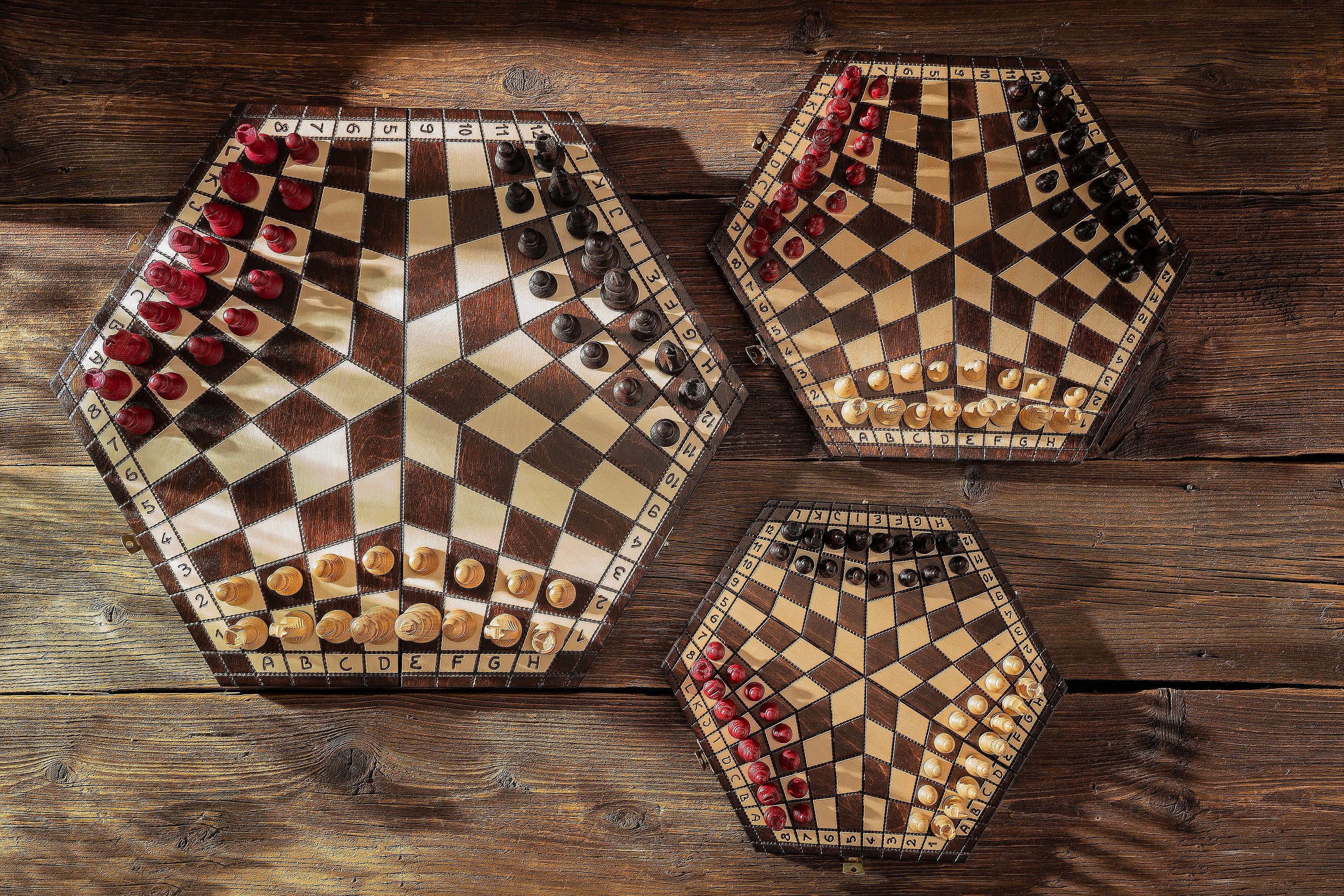 Schach für drei Spieler (32x28cm) - Familienspaß - Schach für drei Spieler (32x28cm) - Familienspaß