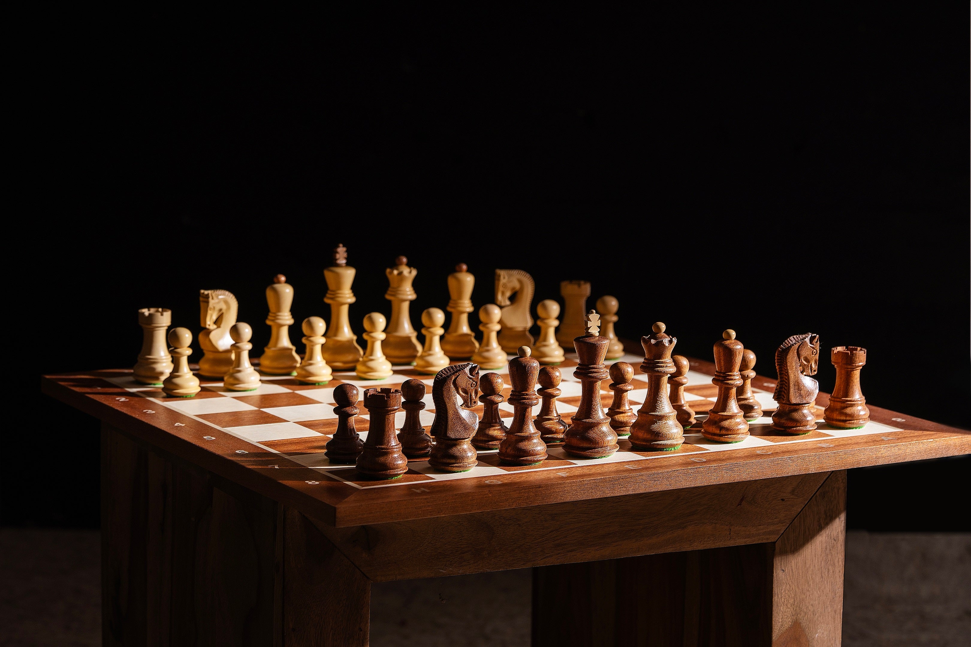 Zagreb Chess Figures Indian Acacia/ Boxwood 3,75 inch Carved Wooden Figures - Zagreb Chess Figures Indian Acacia/ Boxwood 3,75 inch Carved Wooden Figures