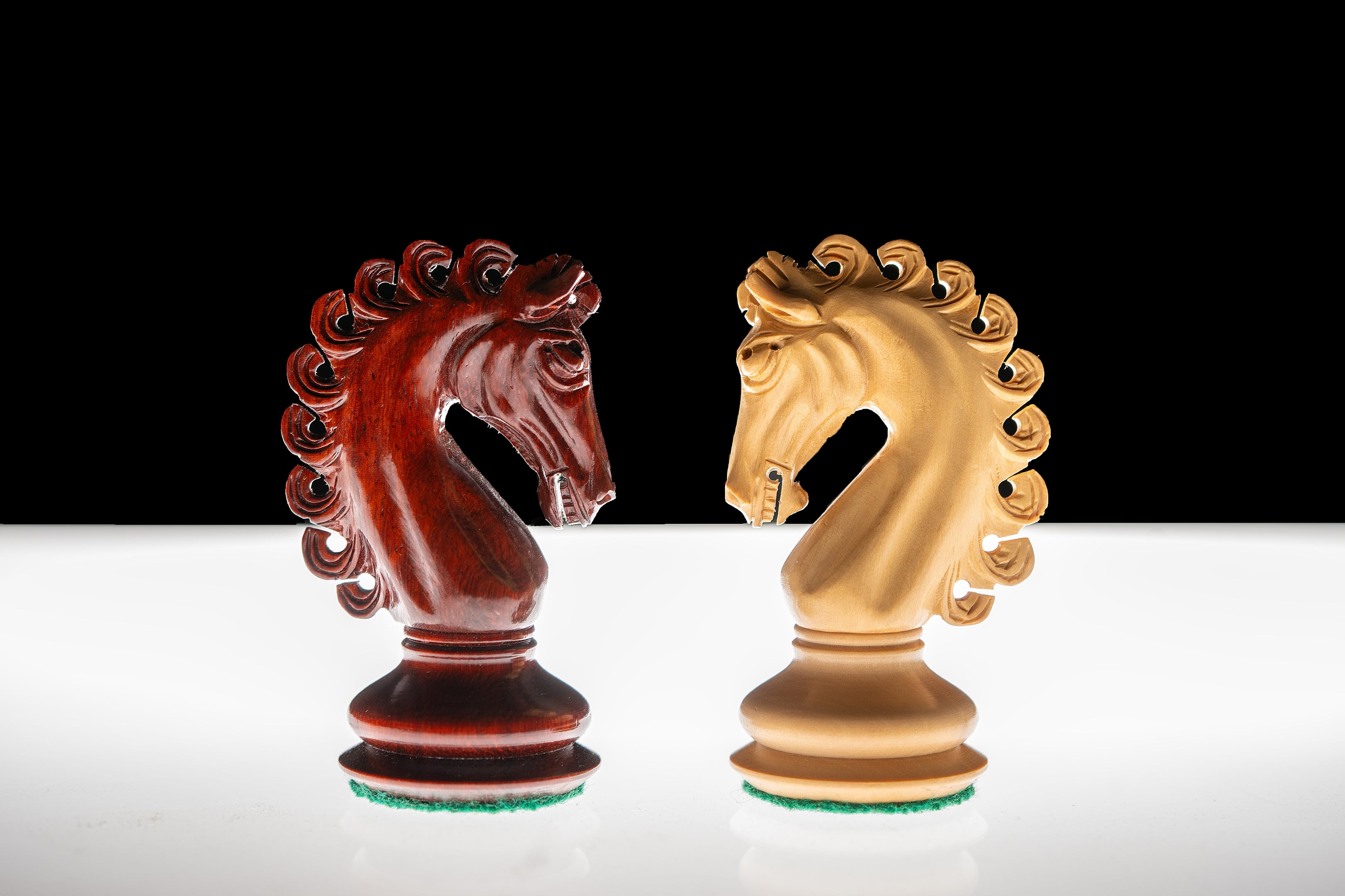  - Empire Paduk 4,25 Zoll Schachfiguren