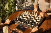 Holzschachspiel SENATOR 42×42 cm – geschnitzte Figuren, schwarz (König 80 mm, Spielanleitung, zusammenklappbar)