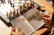 Holzschachspiel SENATOR 42×42 cm – geschnitzte Figuren, schwarz (König 80 mm, Spielanleitung, zusammenklappbar)