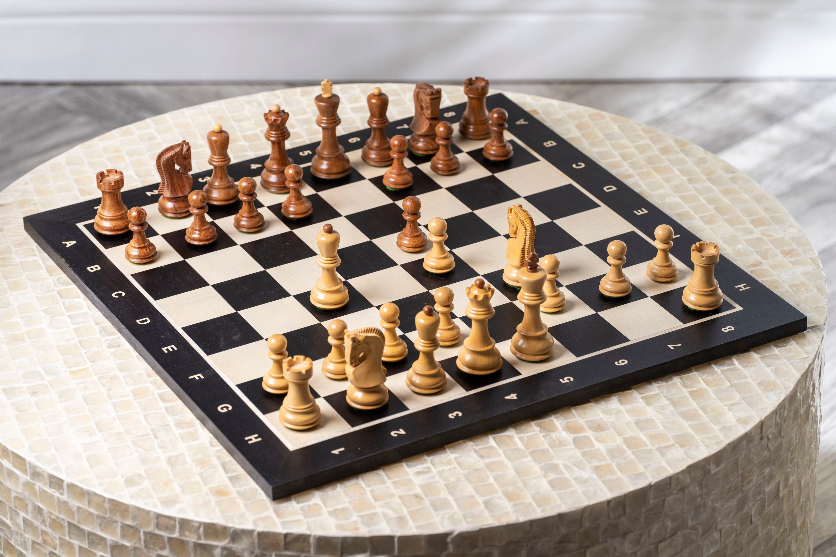 Zagreb Acacia/Boxwood chess pieces 3,5'' - Zagreb Acacia/Boxwood chess pieces 3,5''