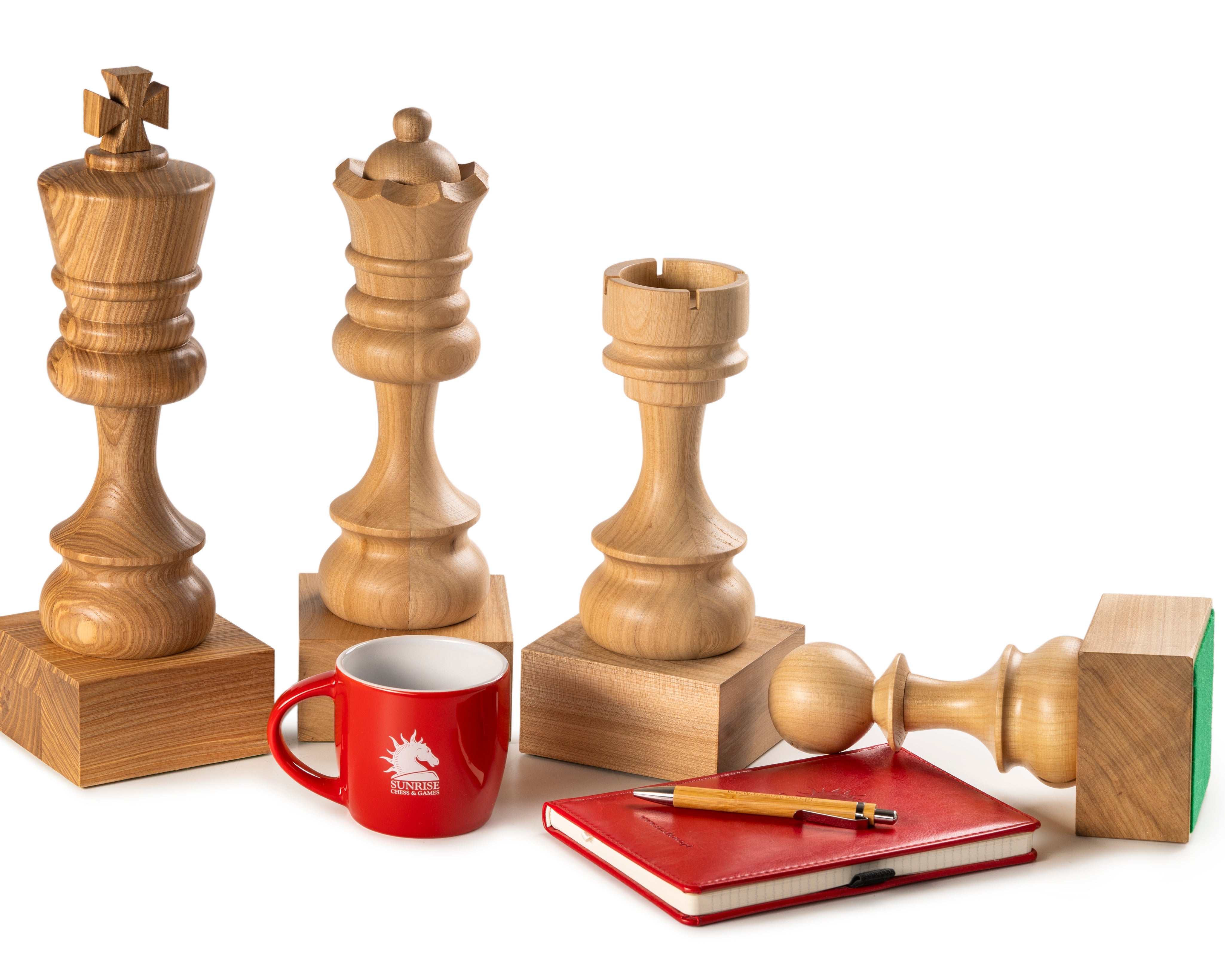CUP_WHITE_QUEEN_4.jpg