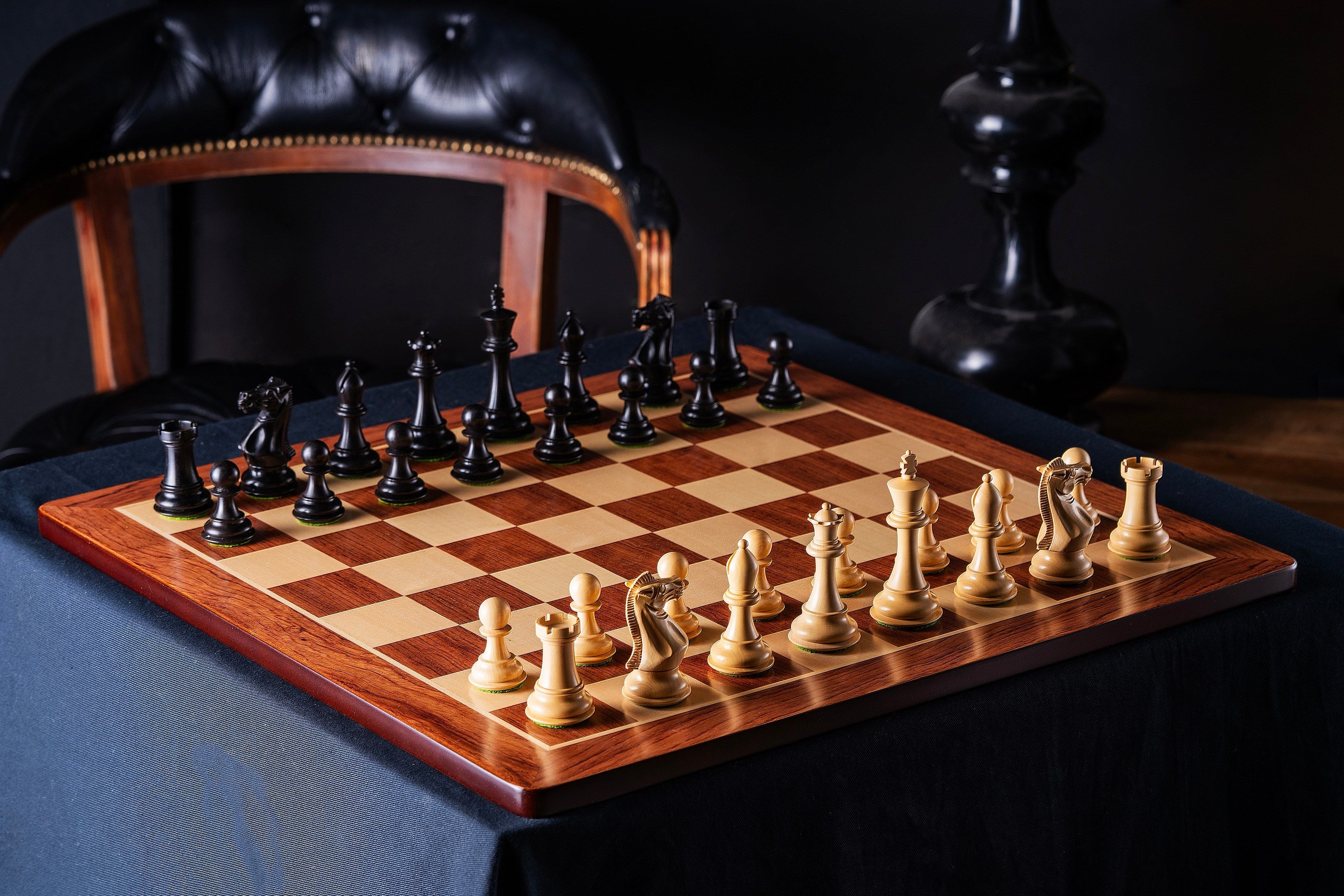 Stallion chess figures 4 inches - Stallion chess figures 4 inches