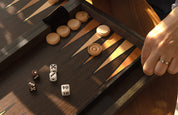 Backgammon in einer Holzkassette (52 x 43,5 cm)