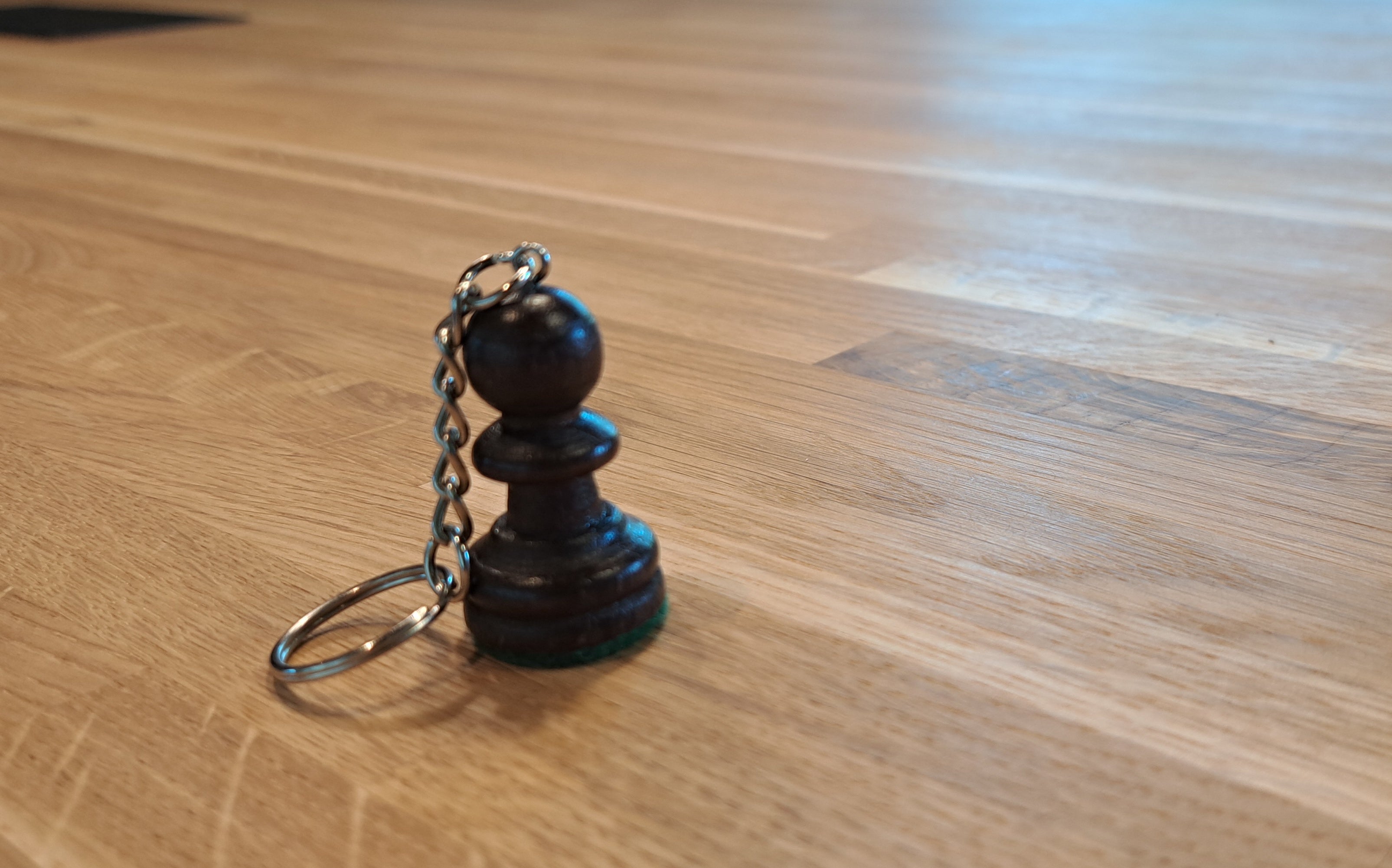 Schwarzer vertikaler Schlüsselring - aa39a57928aeff693ba5927f04fd08e9