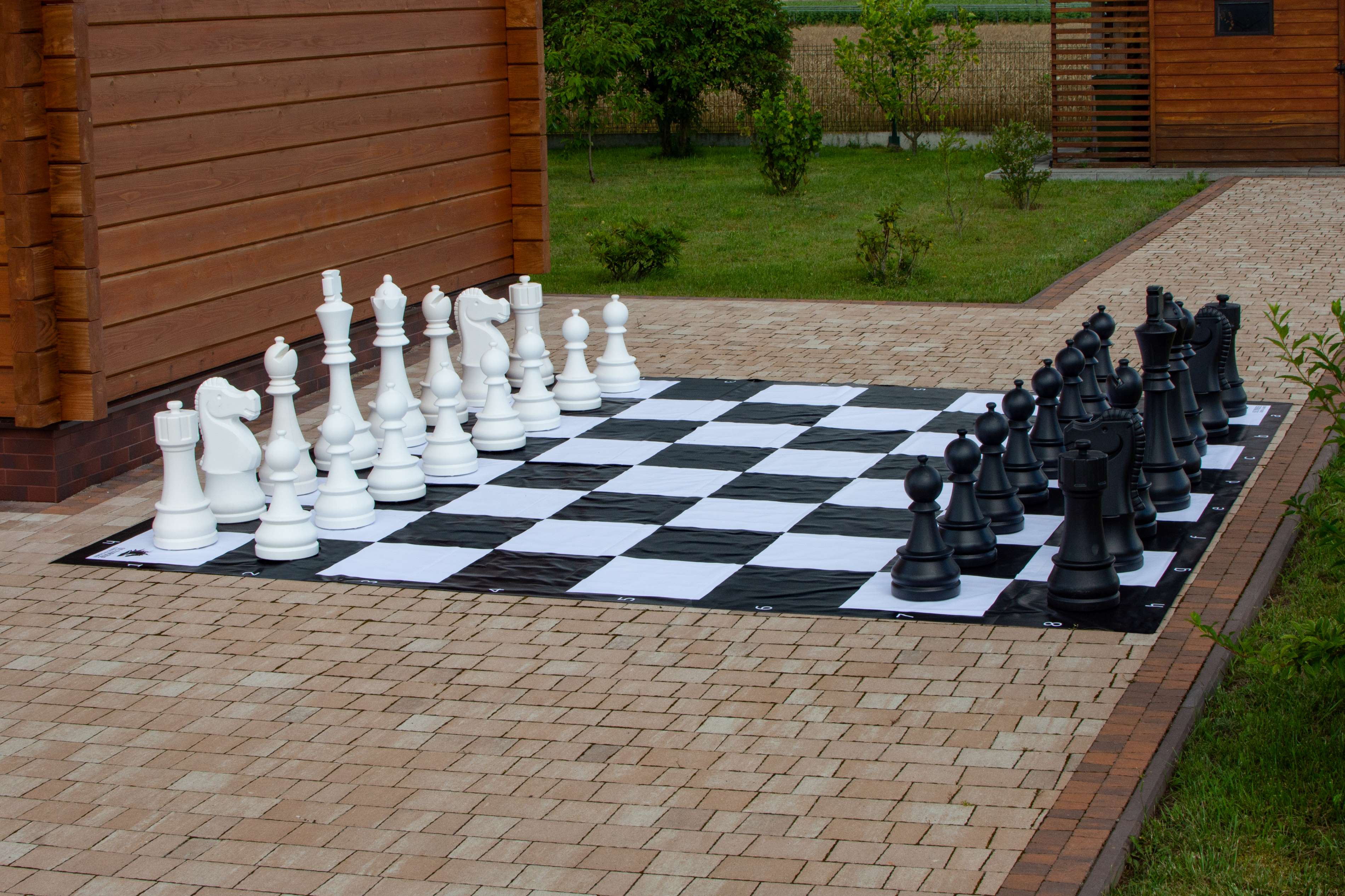 Kunststoff-Figuren für Freiluft-/Gartenschach (Königshöhe 90 cm) - Kunststoff-Figuren für Freiluft-/Gartenschach (Königshöhe 90 cm)