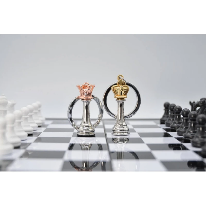 Eleganter Schach-Anhänger Meta[l]morphose - Königin - Eleganter Schach-Anhänger Meta[l]morphose - Königin