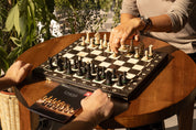 Holzschachspiel SENATOR 42×42 cm – geschnitzte Figuren, schwarz (König 80 mm, Spielanleitung, zusammenklappbar)