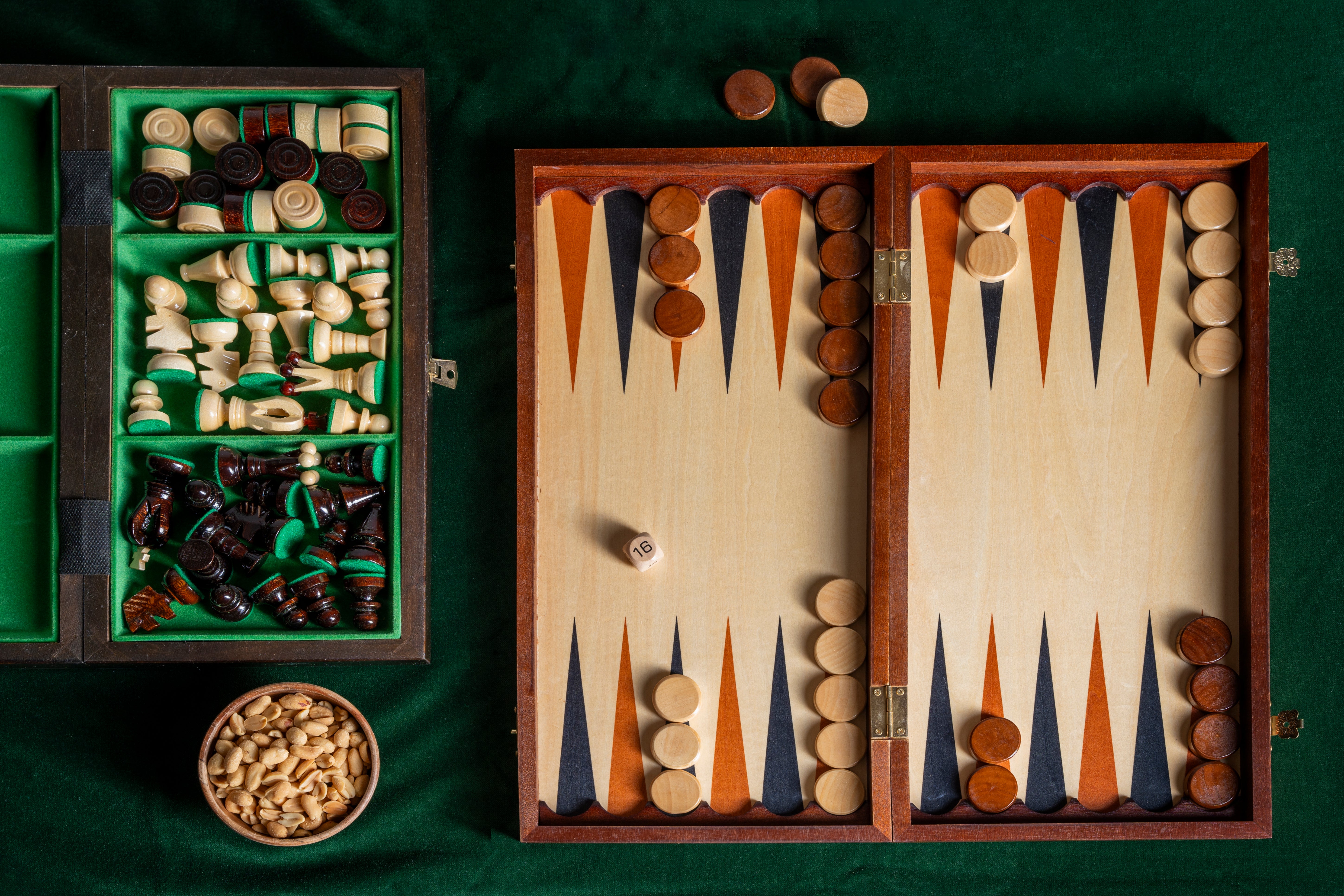 Turnier Nr. 4 Schach+DAME+ BACKGAMMON - Turnier Nr. 4 Schach+DAME+ BACKGAMMON